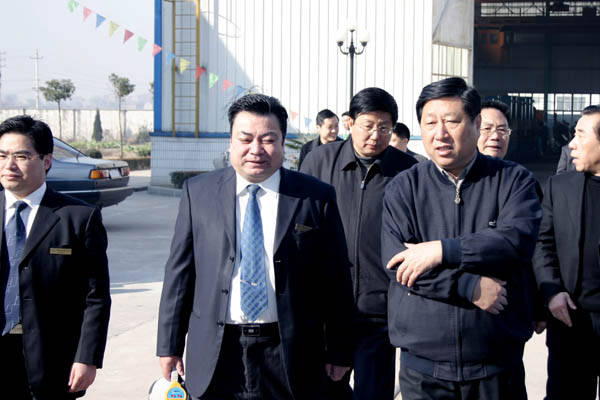 天下人大副委员长张平观赏中德机床