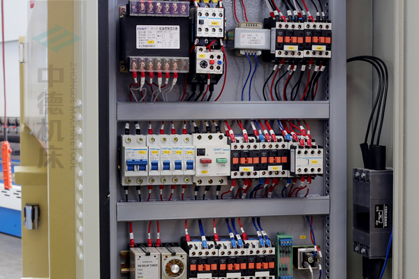 ZDG-640国产优良电气元件,抗搅扰寿命长.jpg ZDG-640国产优良电气元件,抗搅扰寿命长.jpg