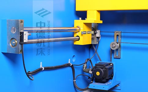 ZDPK-10025-X轴配有滚珠丝杆,伺服机电,钢丝同步带,能较着晋升X轴定位精度及速率.jpg ZDPK-10025-X轴配有滚珠丝杆,伺服机电,钢丝同步带,能较着晋升X轴定位精度及速率.jpg