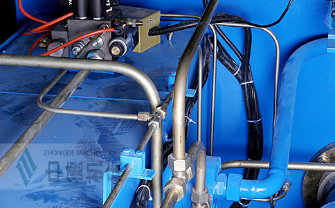 ZDK-16032全金属管套毗连,低温不收缩,可耐久保障精度.jpg ZDK-16032全金属管套毗连,低温不收缩,可耐久保障精度.jpg